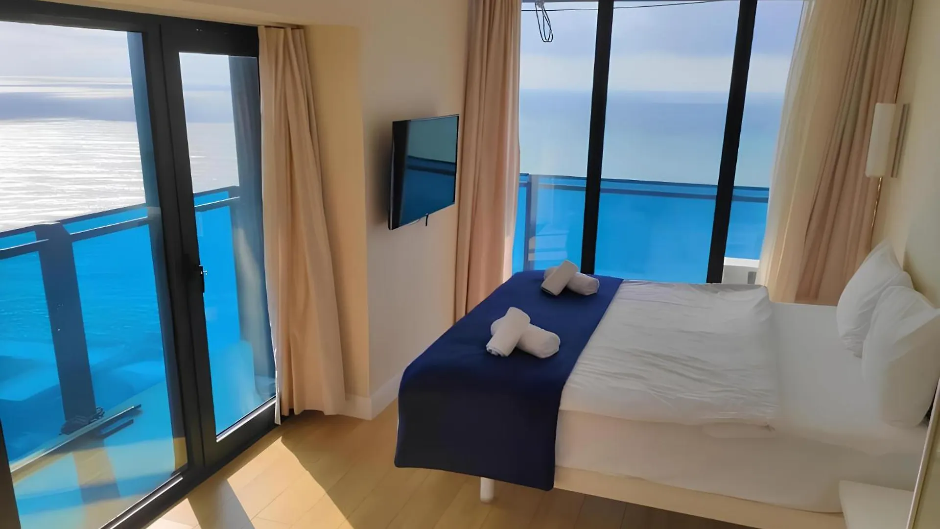 Seaview Suite With Panoramic View Batumi