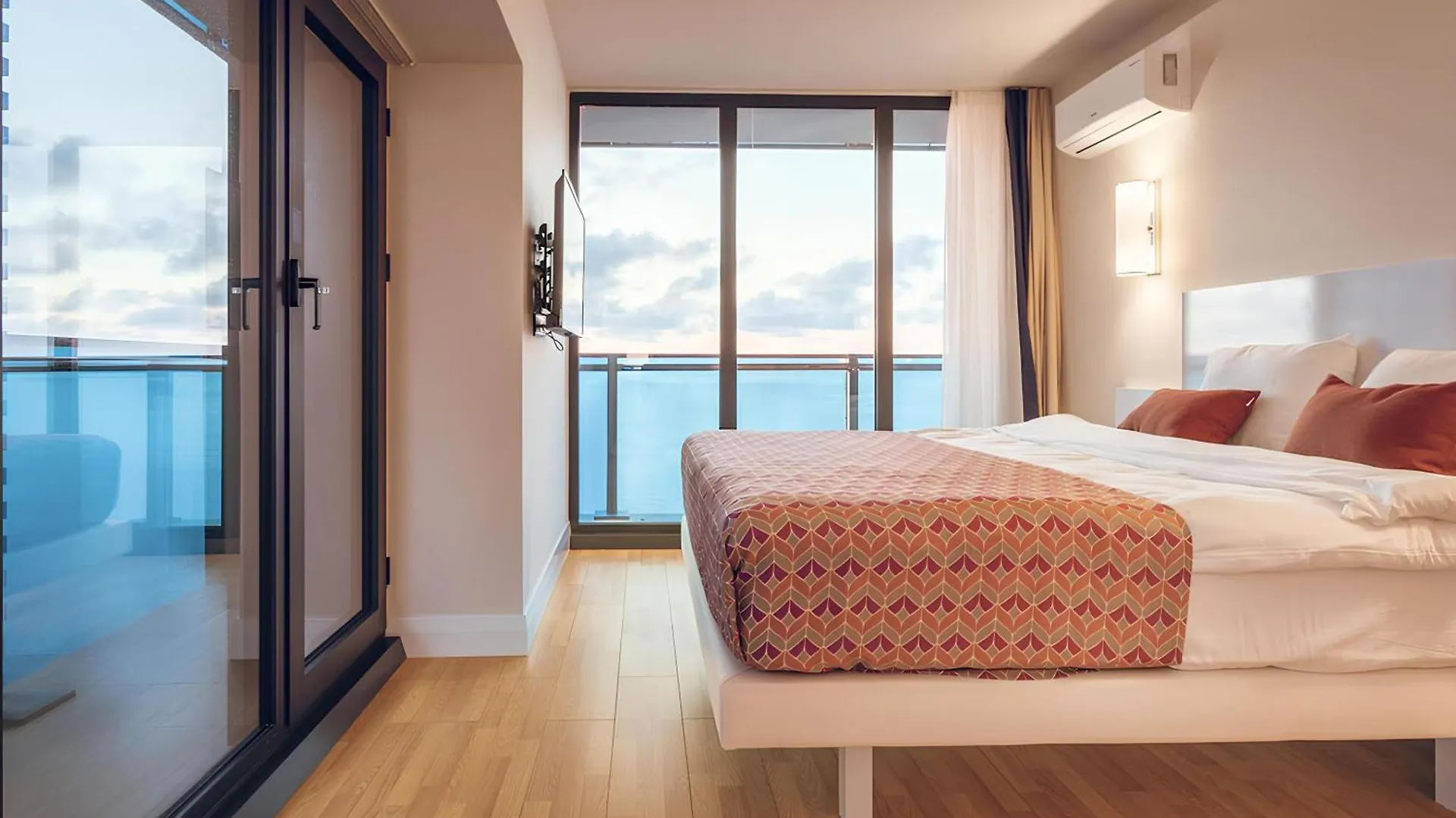 Seaview Suite With Panoramic View Batumi 0*,
